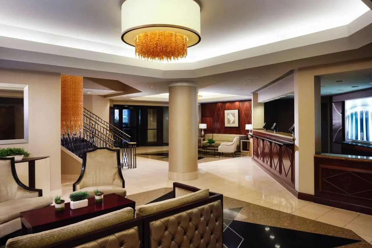 Hilton Arlington — ภาพห้องพักและบรรยากาศ