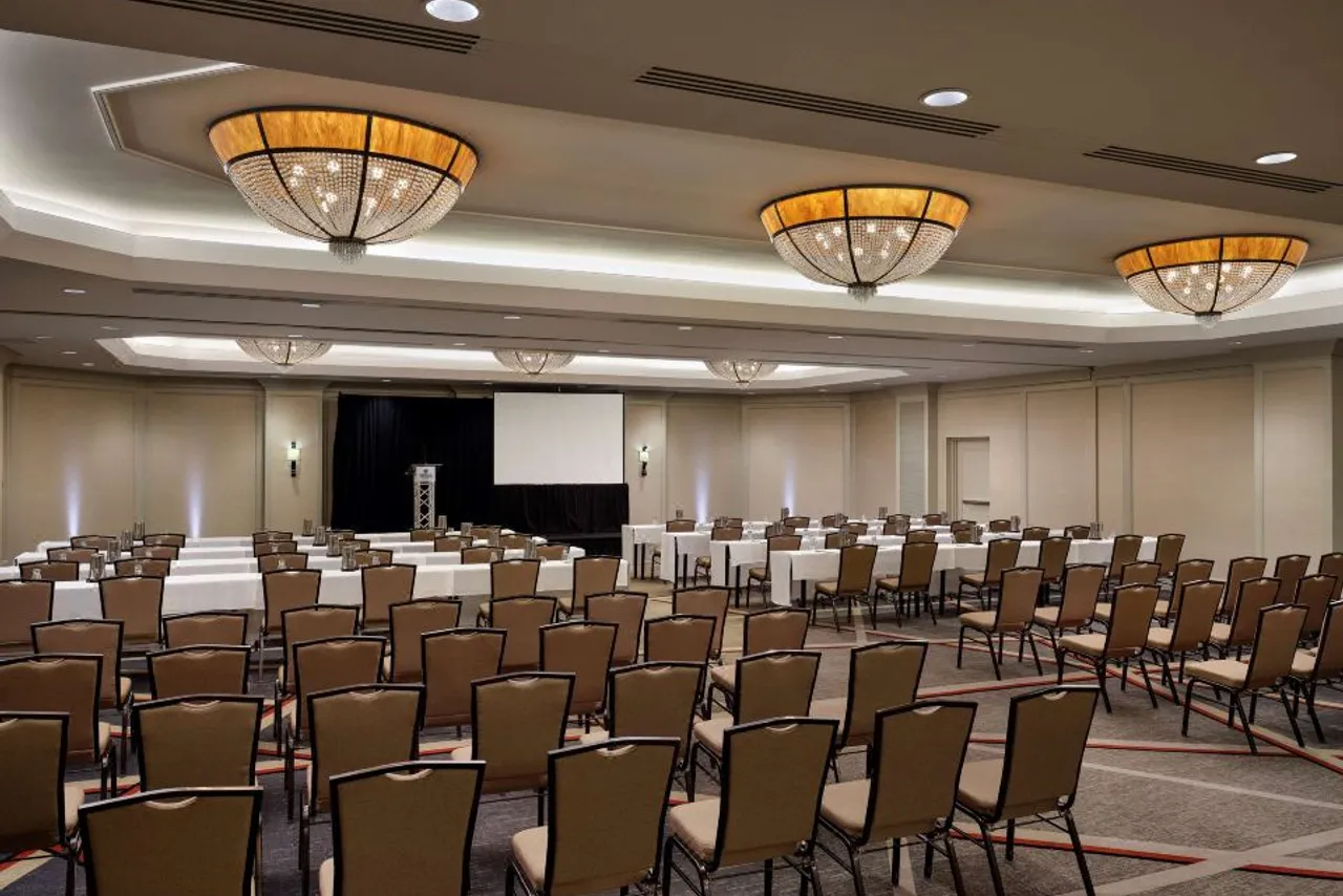 Hilton Arlington — ภาพห้องพักและบรรยากาศ