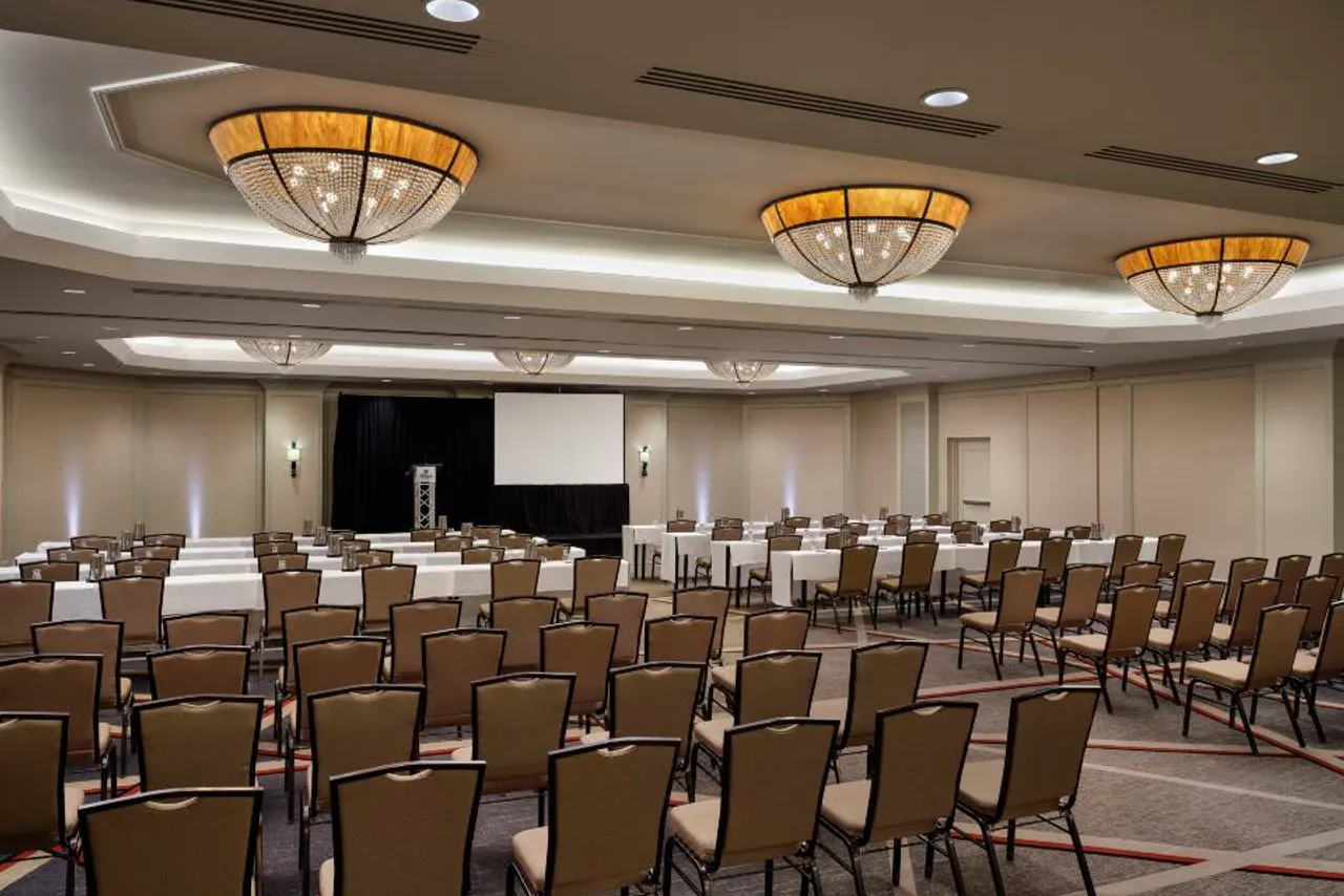 Hilton Arlington — ภาพห้องพักและบรรยากาศ