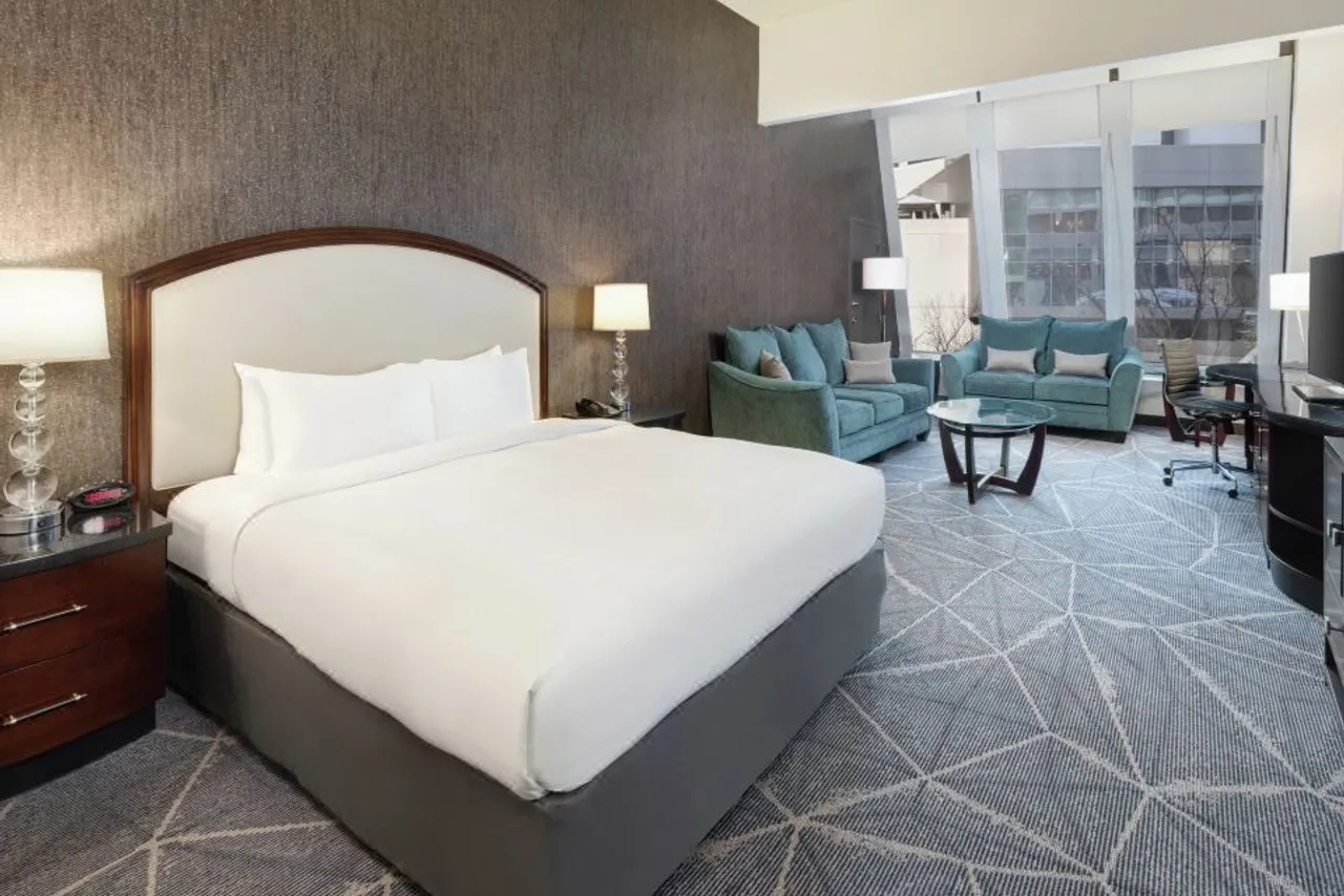 Hilton Atlanta — ภาพห้องพักและบรรยากาศ