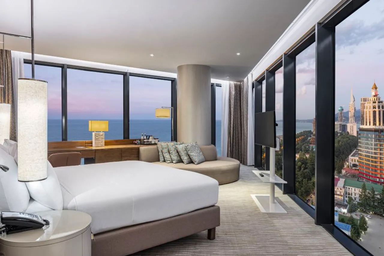 Hilton Batumi — ภาพห้องพักและบรรยากาศ