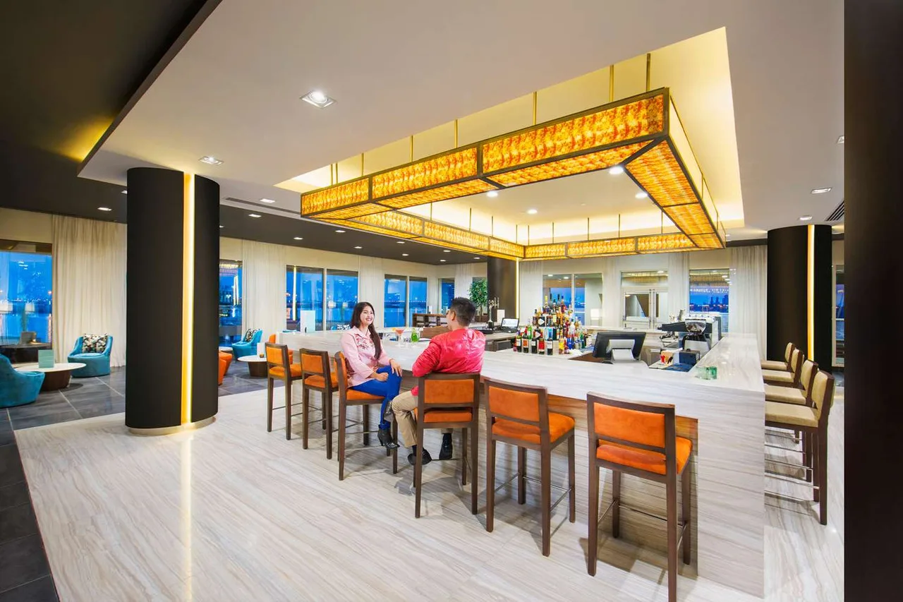 Hilton Garden Inn Ras Al Khaimah — ภาพห้องพักและบรรยากาศ