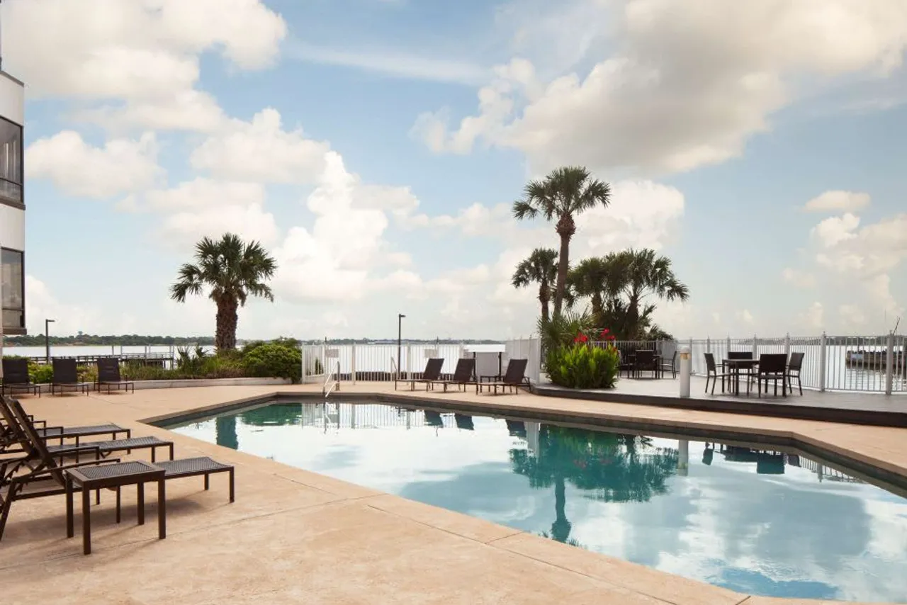 Hilton Houston NASA Clear Lake — ภาพห้องพักและบรรยากาศ