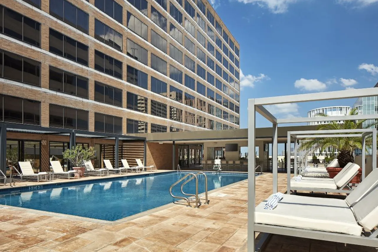 Hilton Houston Plaza/Medical Center — ภาพห้องพักและบรรยากาศ