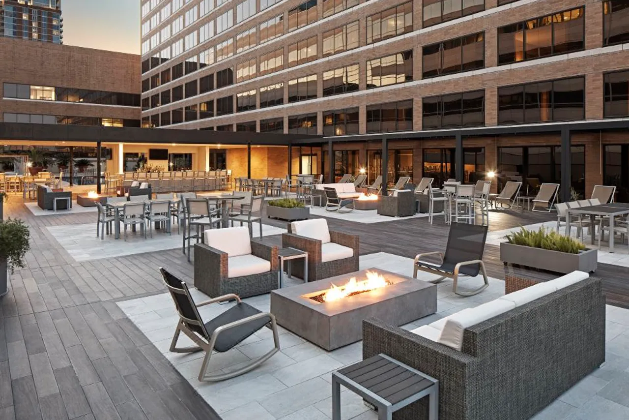 Hilton Houston Plaza/Medical Center — ภาพห้องพักและบรรยากาศ