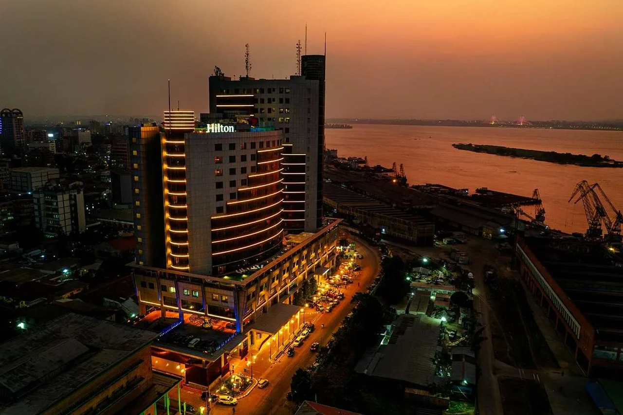Hilton Kinshasa — ภาพห้องพักและบรรยากาศ