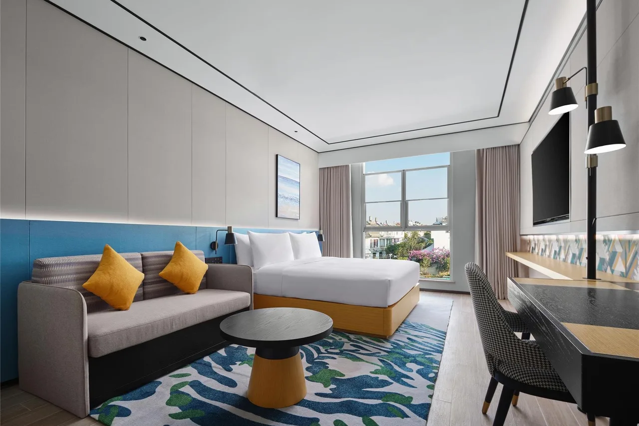 Hilton Kunming — rooms and atmosphere