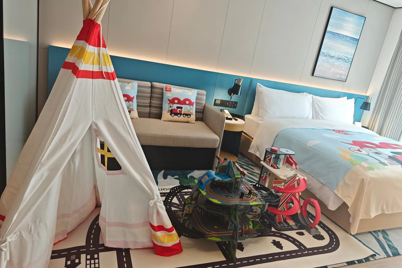 Hilton Kunming — rooms and atmosphere