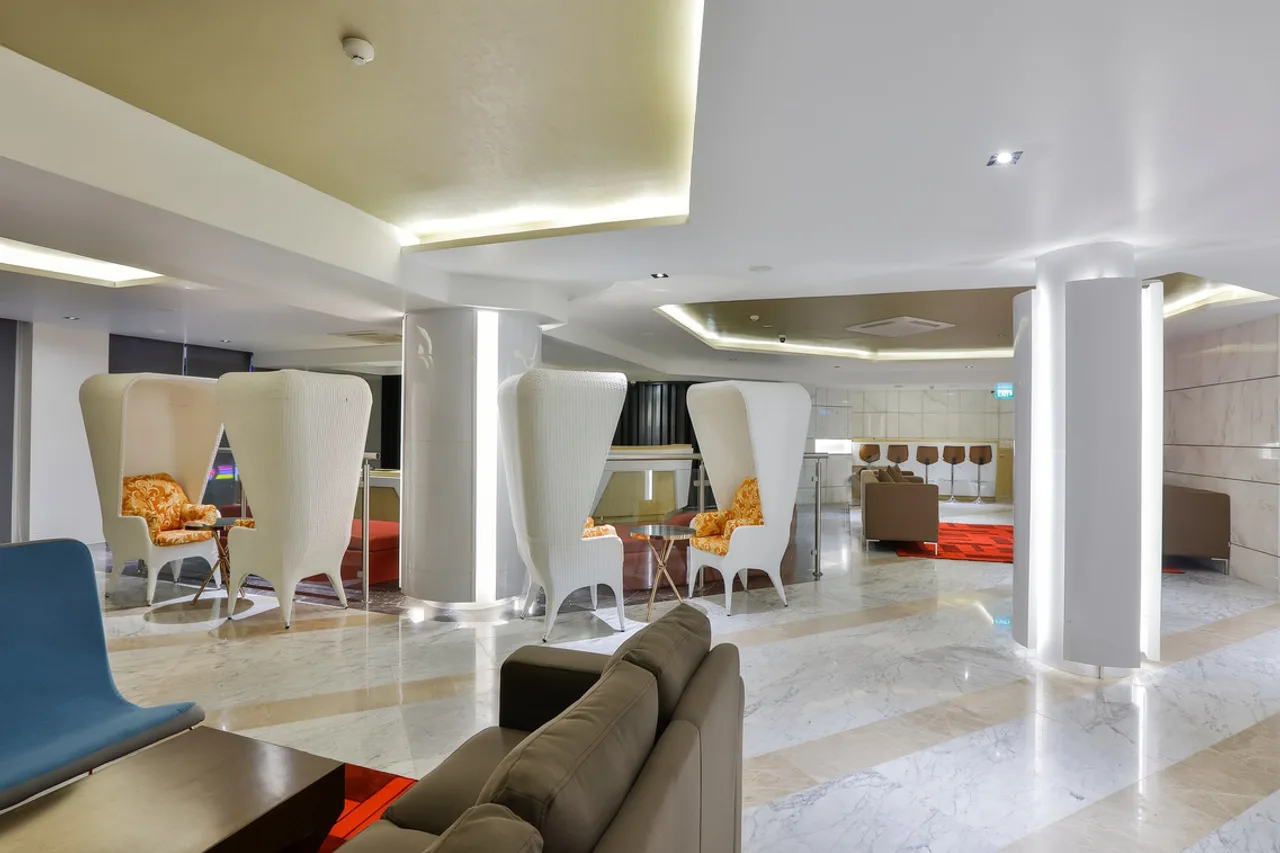 Hilton Mandalay — rooms and atmosphere