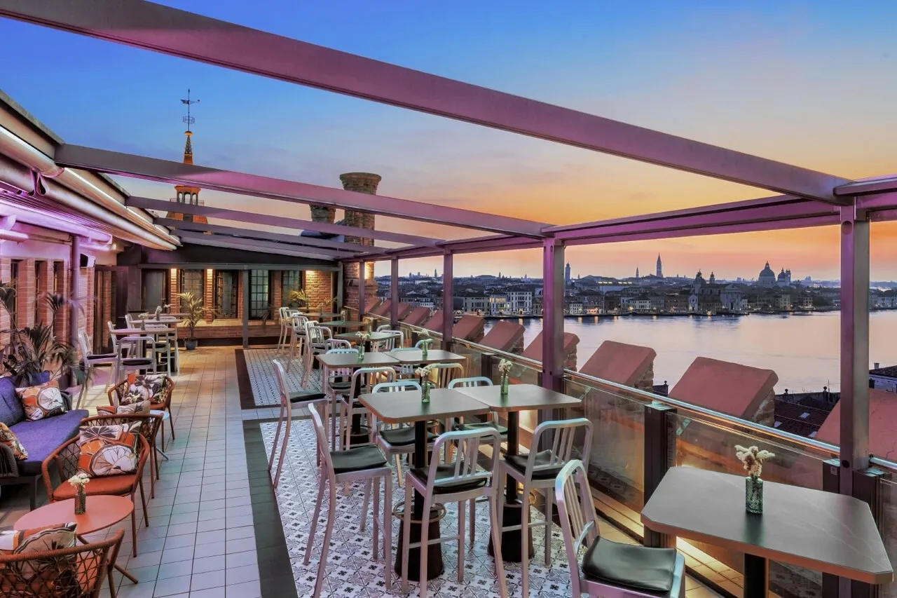 Hilton Molino Stucky Venice — rooms and atmosphere