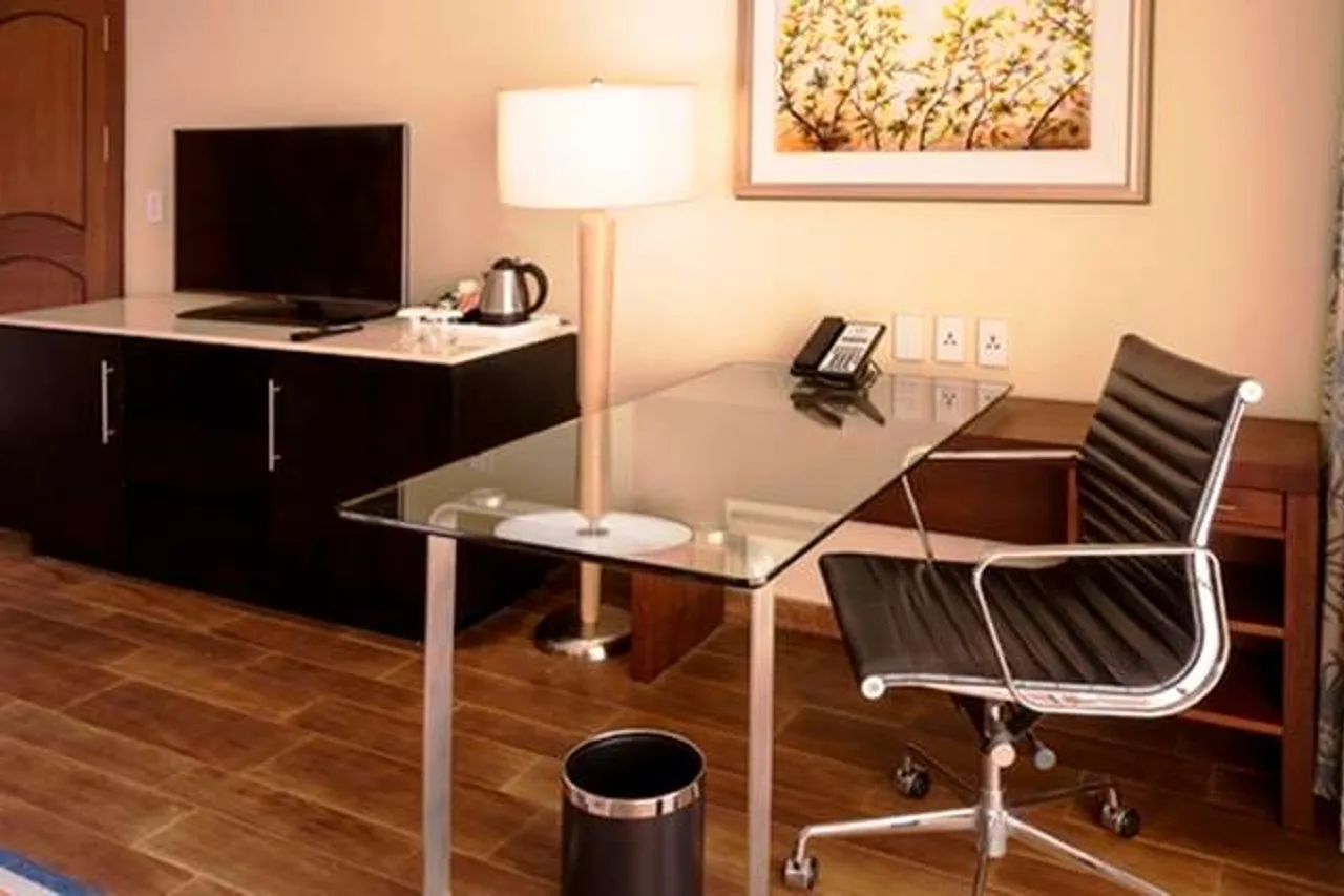 Hilton N'Djamena — rooms and atmosphere