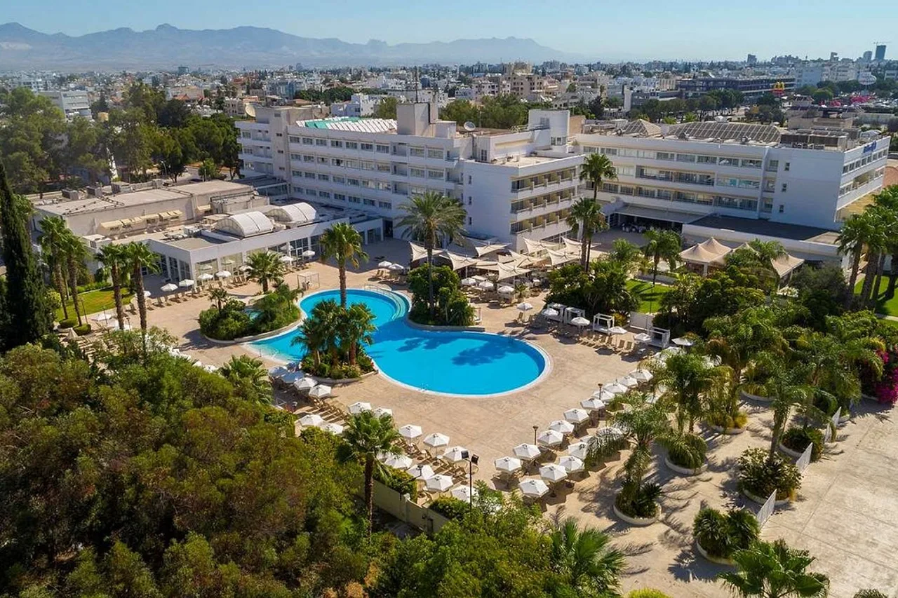 Hilton Park Nicosia — ภาพห้องพักและบรรยากาศ