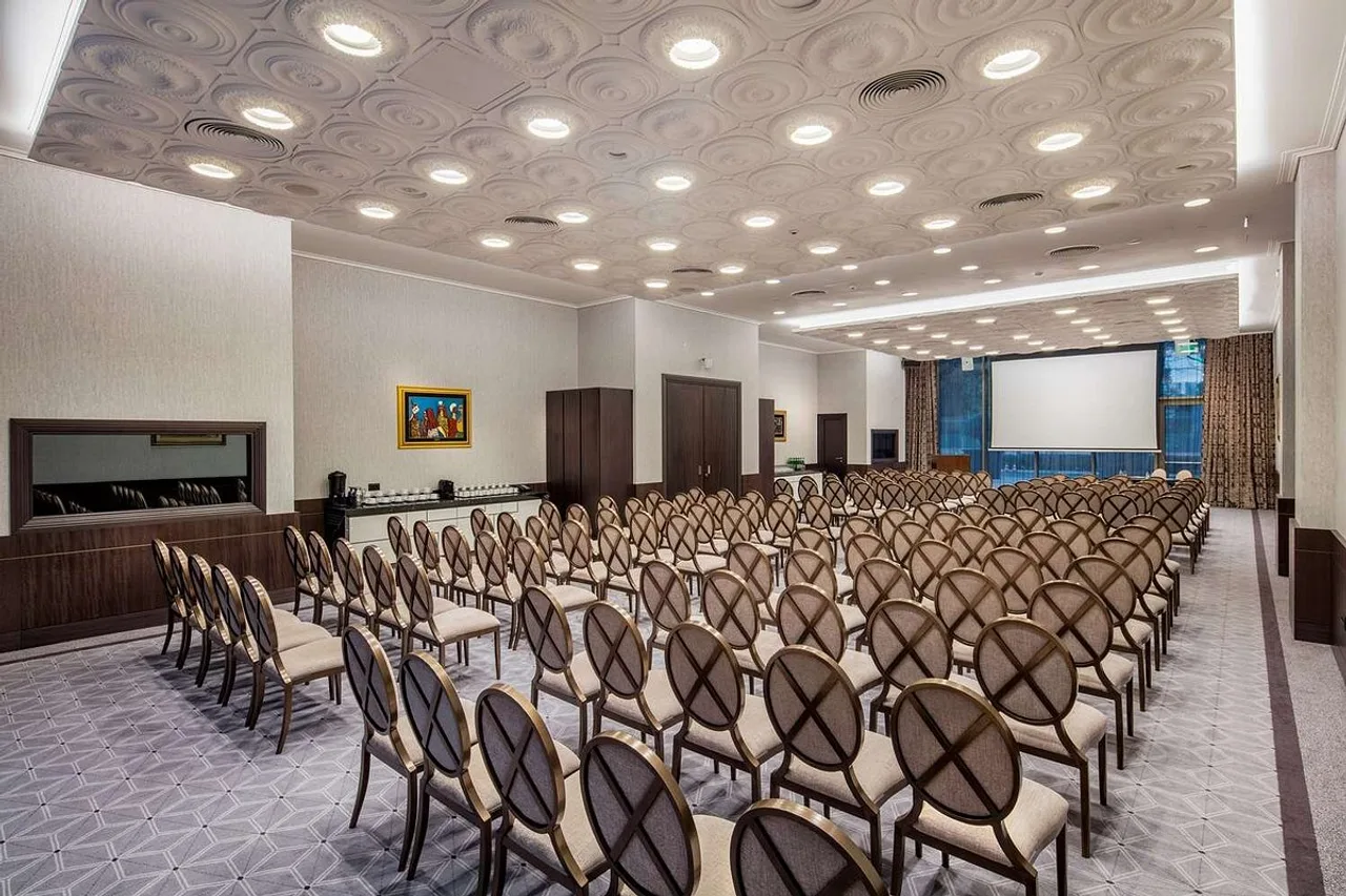 Hilton Podgorica Crna Gora — ภาพห้องพักและบรรยากาศ