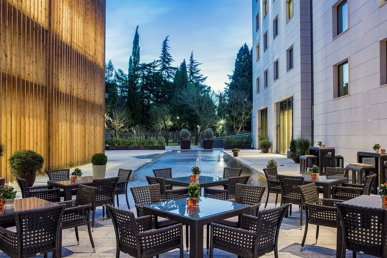 Hilton Podgorica Crna Gora — ภาพห้องพักและบรรยากาศ