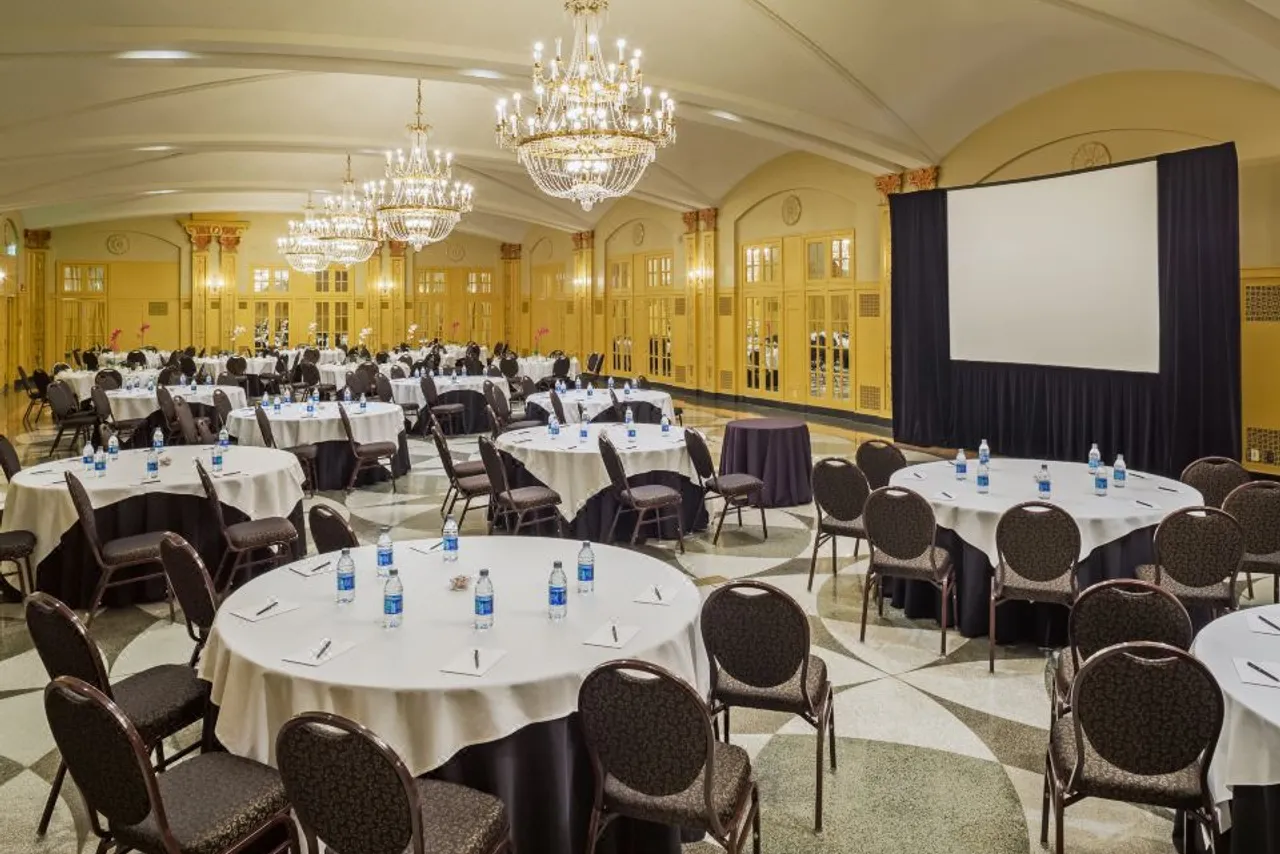 Hilton President Kansas City — ภาพห้องพักและบรรยากาศ