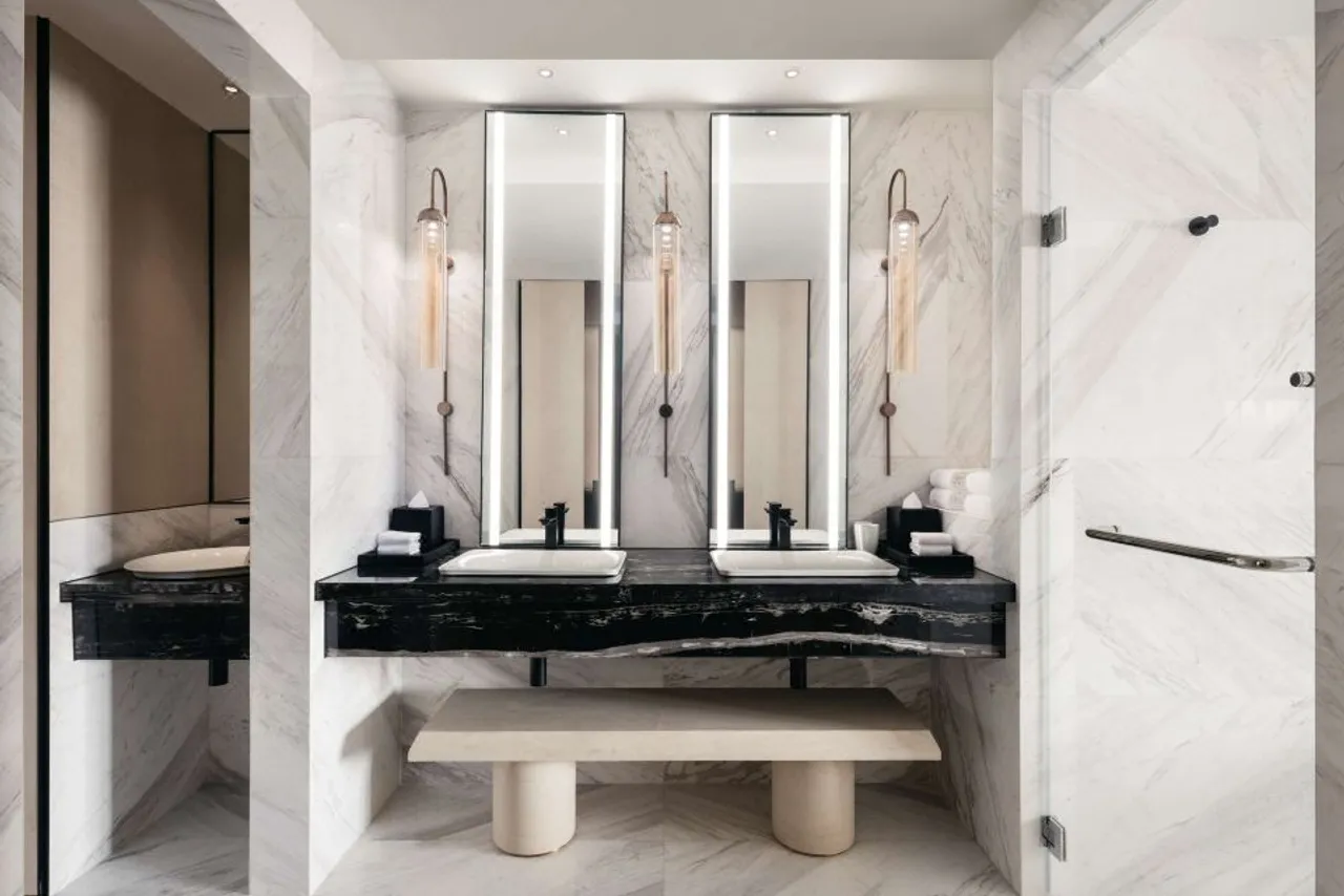Hilton Singapore Orchard — rooms and atmosphere