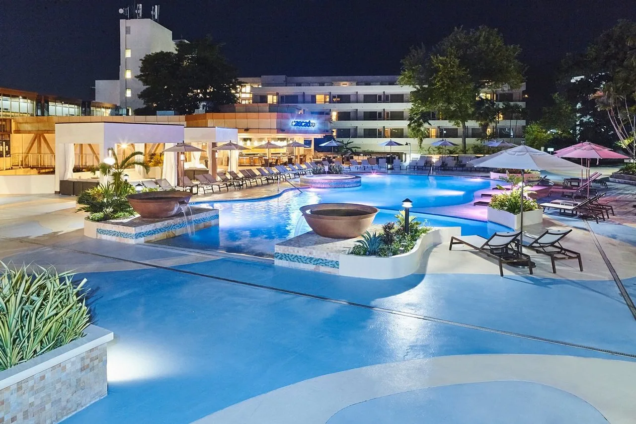 Hilton Trinidad &amp; Conference Centre — ภาพห้องพักและบรรยากาศ