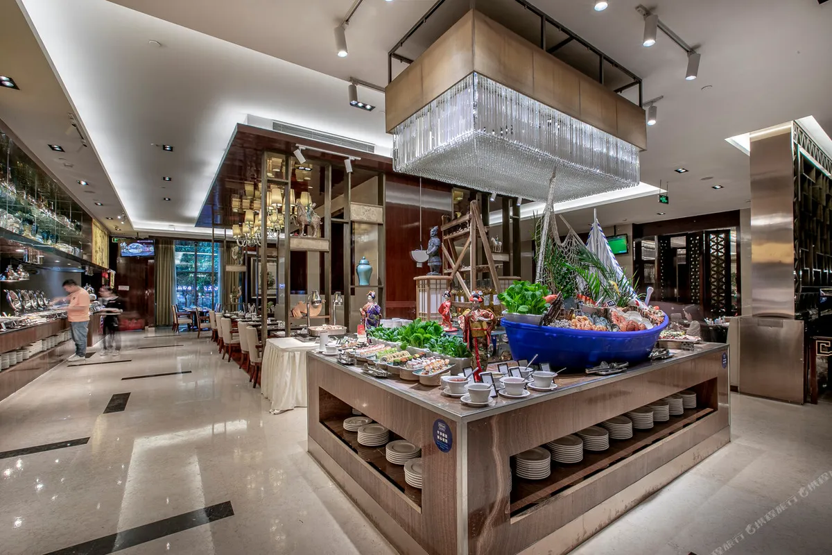 Hilton Xi'an — rooms and atmosphere