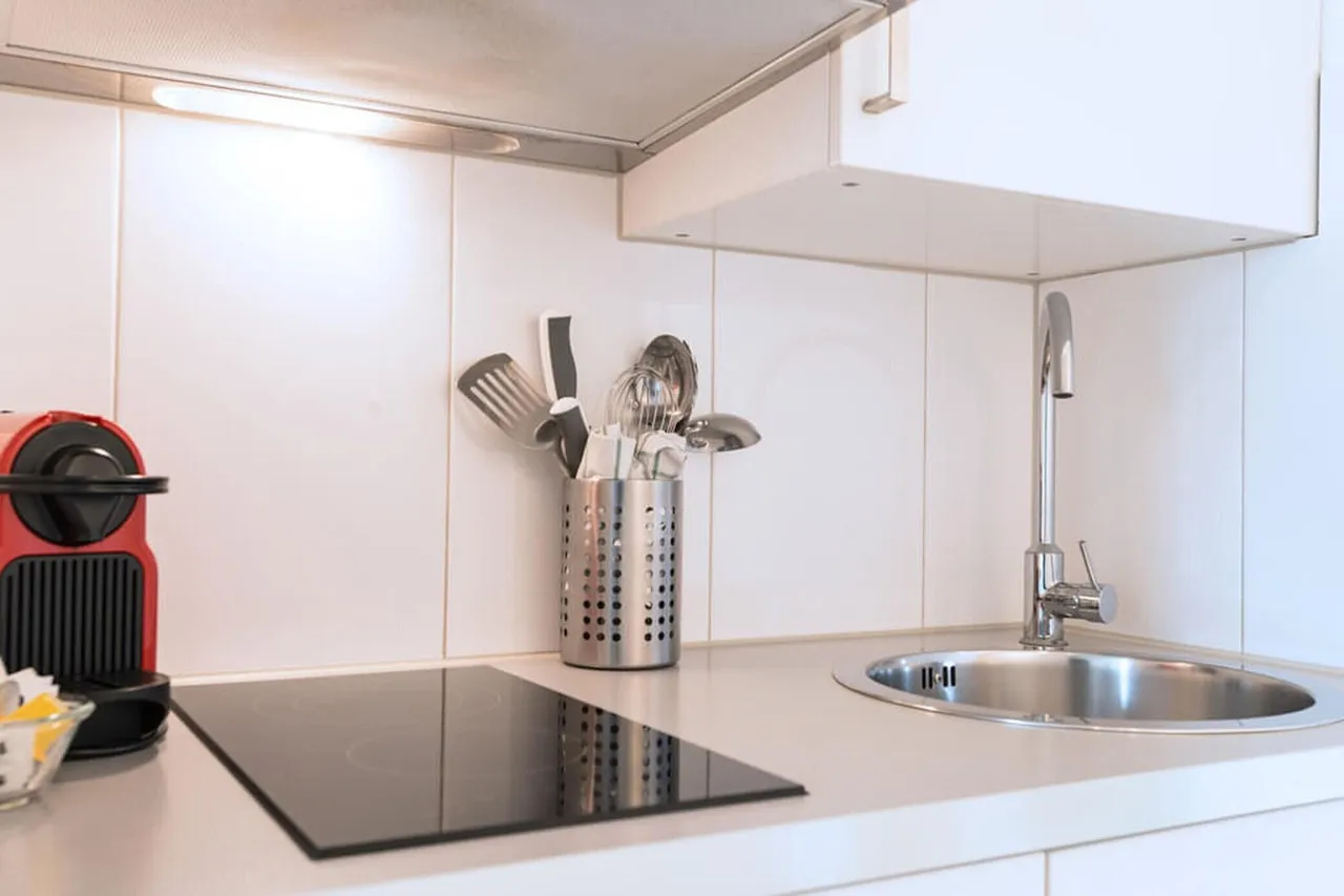 HITrental Chapel Bridge Apartments — rooms and atmosphere