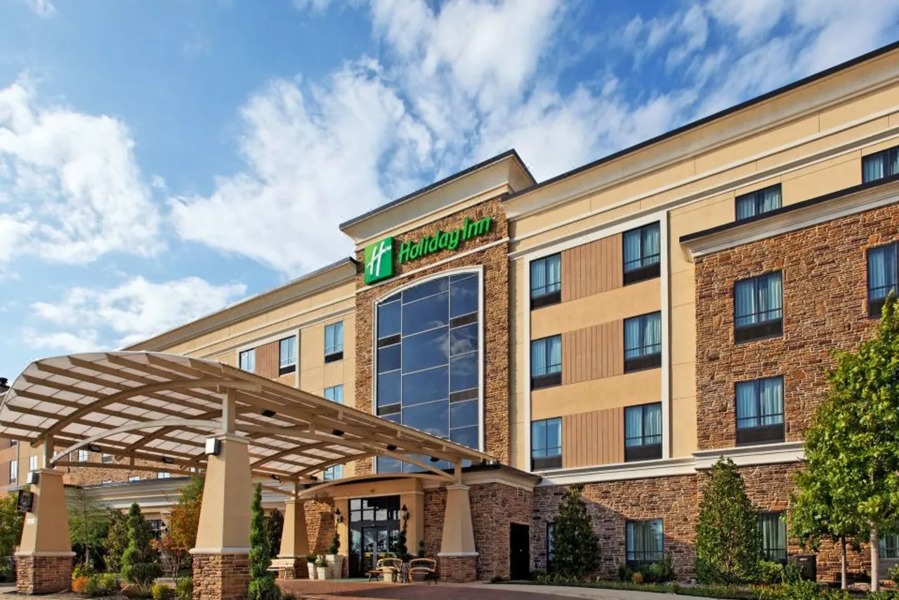 Holiday Inn Arlington NE-Rangers Ballpark by IHG — โรงแรมในใกล้ AT&T Stadium