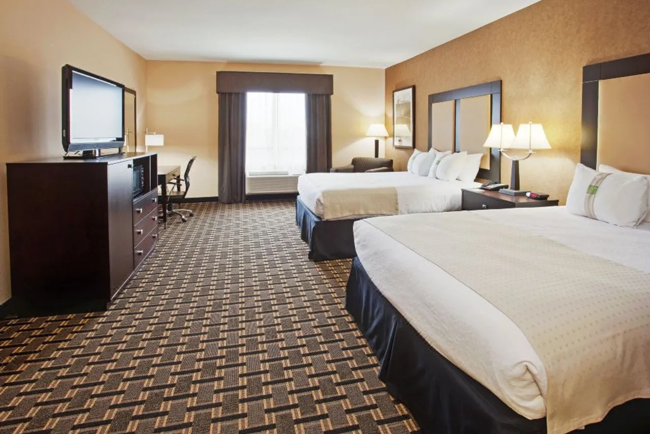 Holiday Inn Arlington NE-Rangers Ballpark by IHG — ภาพห้องพักและบรรยากาศ