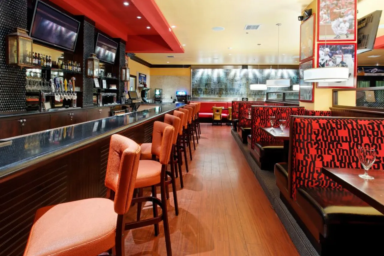 Holiday Inn Arlington NE-Rangers Ballpark by IHG — ภาพห้องพักและบรรยากาศ