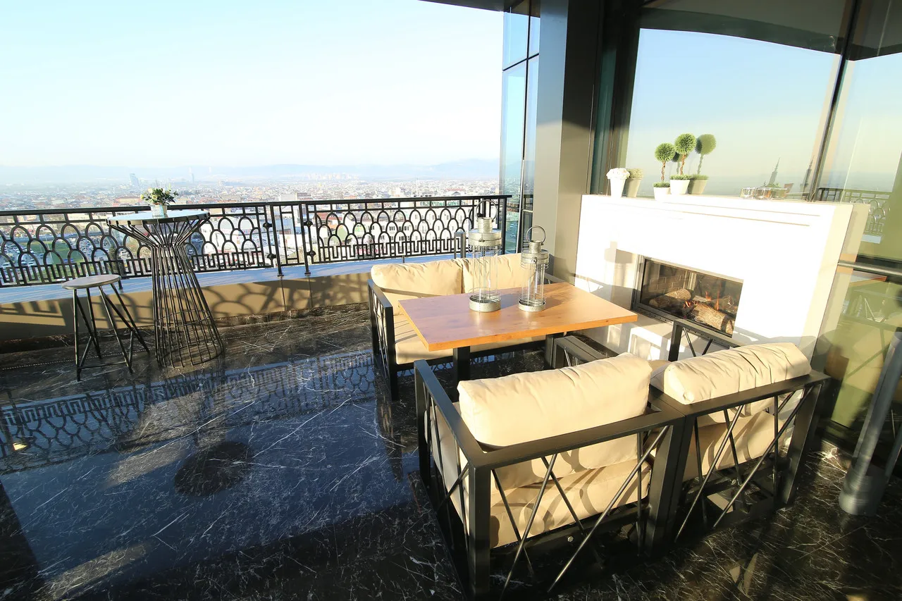 Holiday Inn Bursa - City Centre — rooms and atmosphere