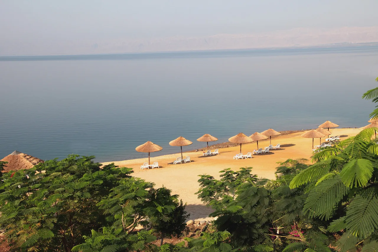 Holiday Inn Resort Dead Sea — rooms and atmosphere