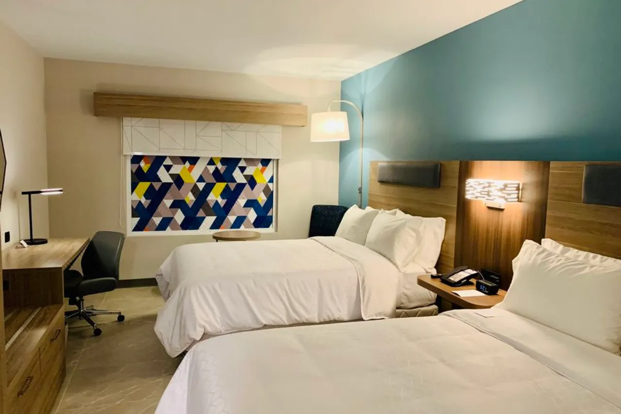 Holiday Inn Express Guadalajara Vallarta Poniente by IHG — ภาพห้องพักและบรรยากาศ