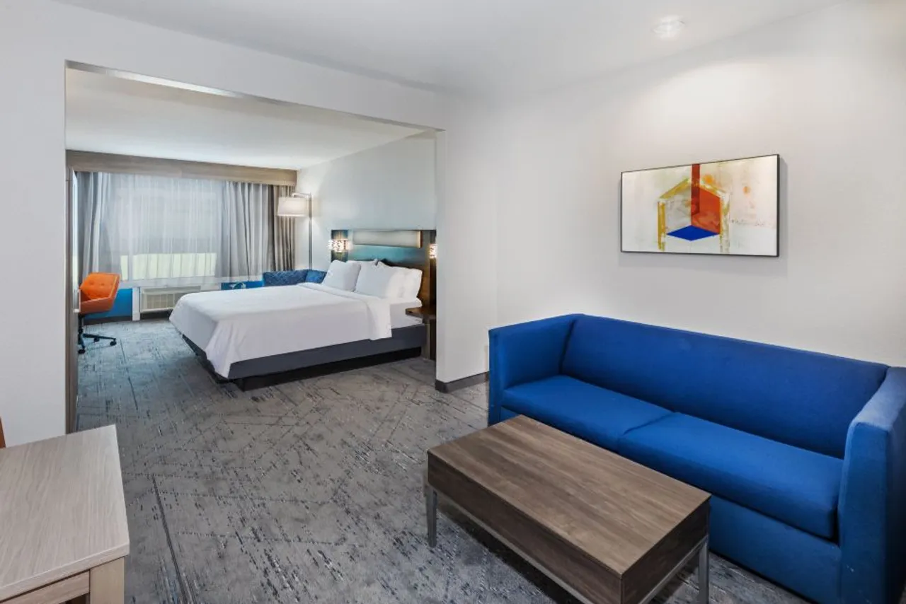 Holiday Inn Express & Suites Houston Space Center - Clear Lake — ภาพห้องพักและบรรยากาศ