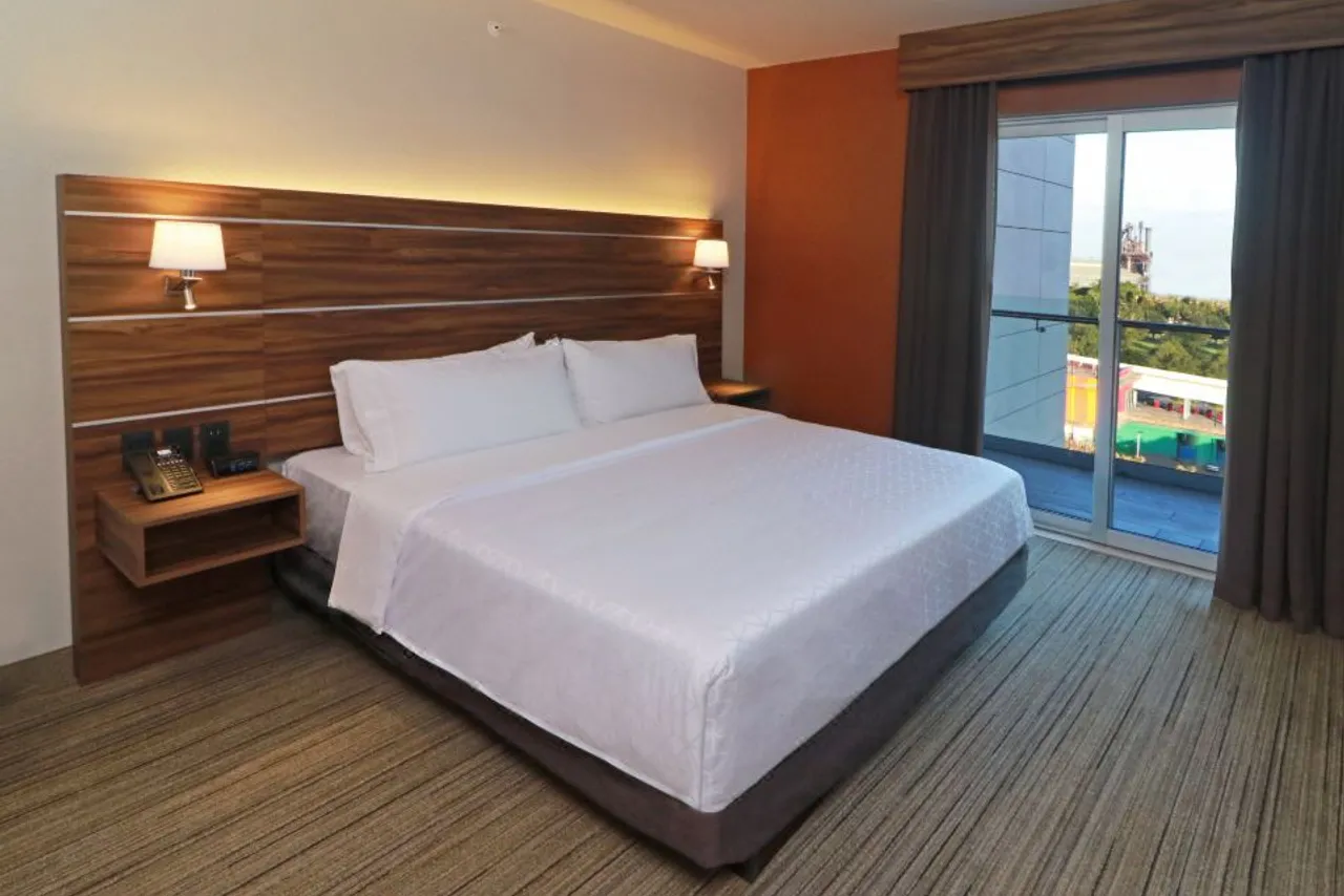 Holiday Inn Express Monterrey - Fundidora by IHG — ภาพห้องพักและบรรยากาศ