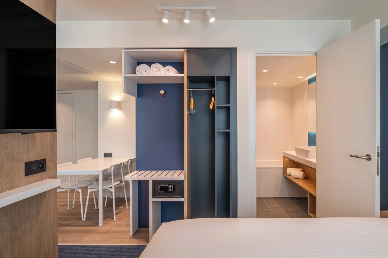Holiday Inn Ghent Centrum — rooms and atmosphere