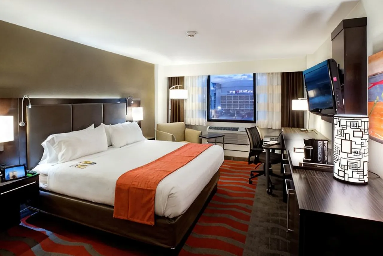 Holiday Inn Houston S - NRG Area - Med Ctr by IHG — ภาพห้องพักและบรรยากาศ
