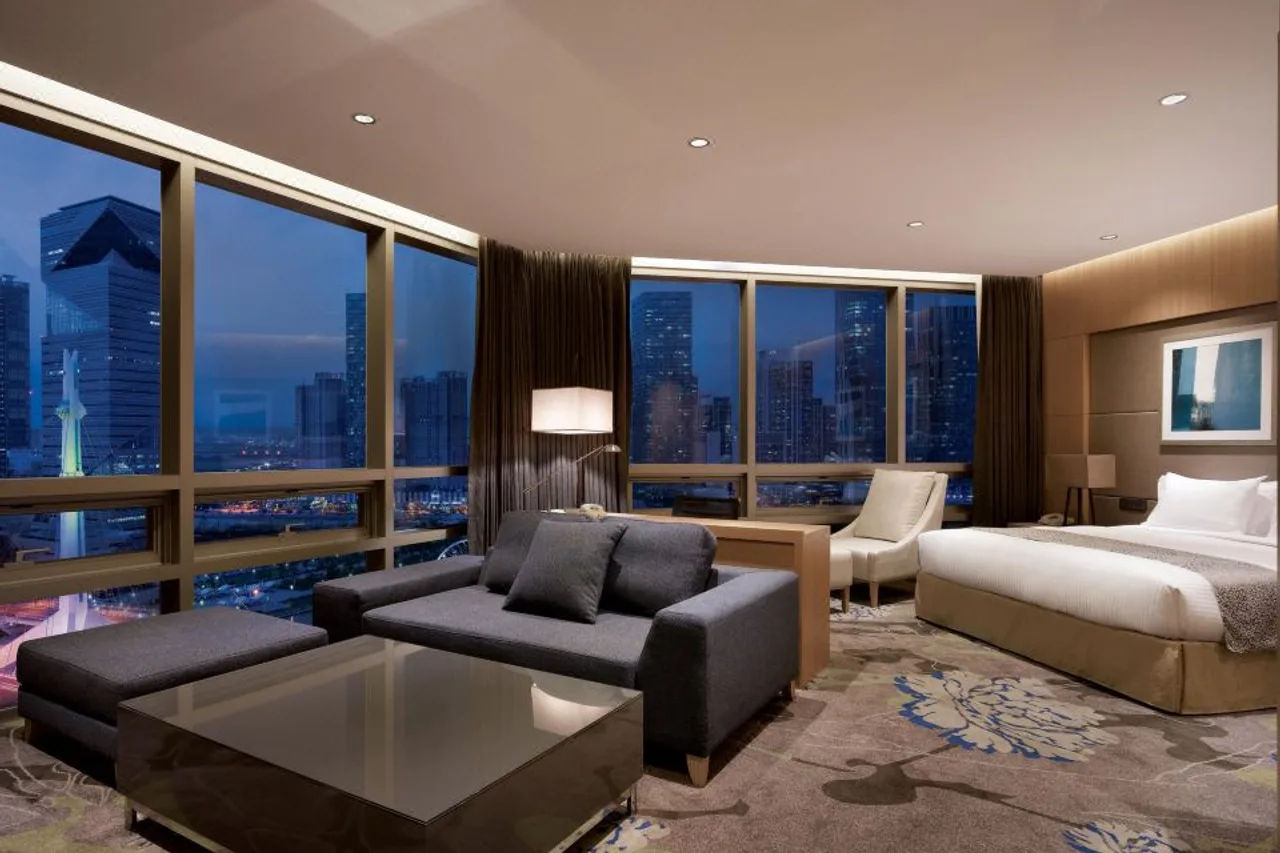 Holiday Inn Incheon Songdo by IHG — rooms and atmosphere
