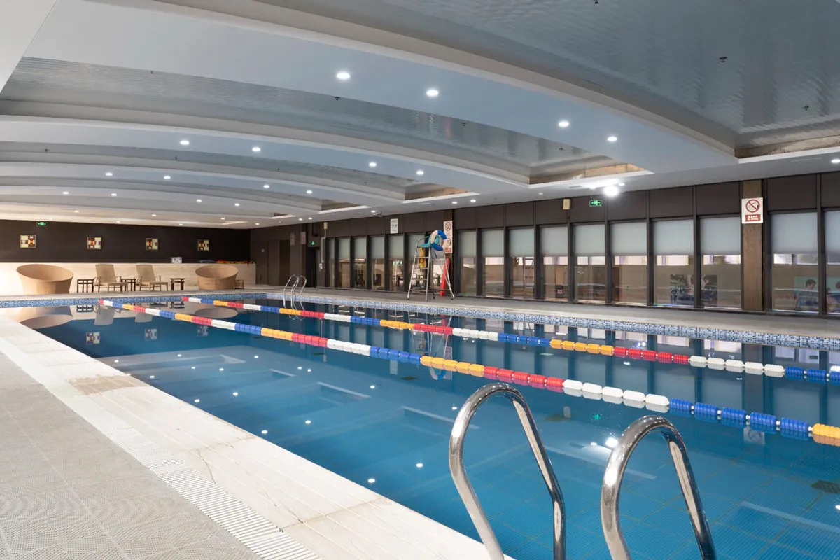Holiday Inn Nanjing Aqua City — rooms and atmosphere
