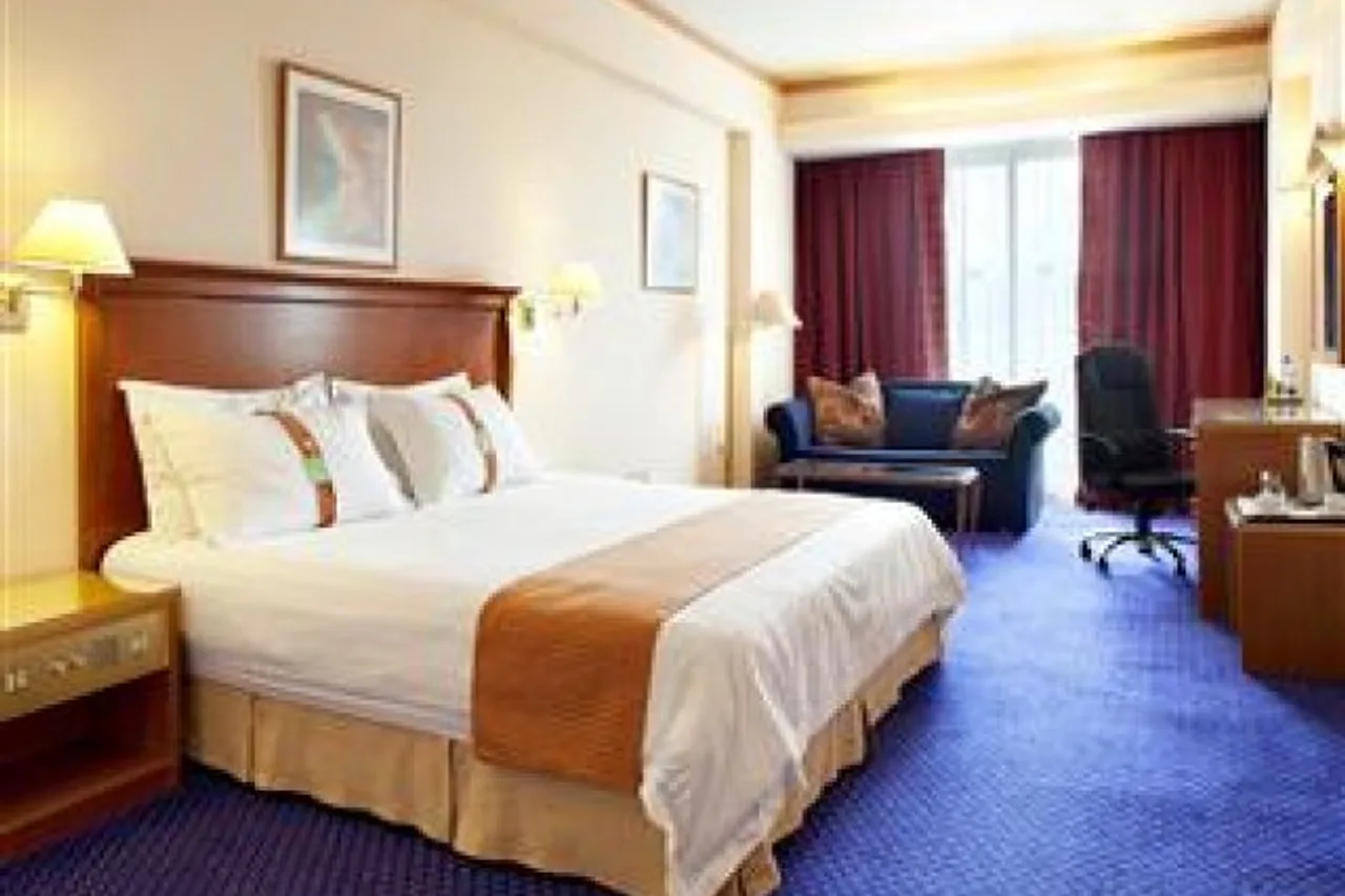 Holiday Inn Nicosia City Centre — ภาพห้องพักและบรรยากาศ