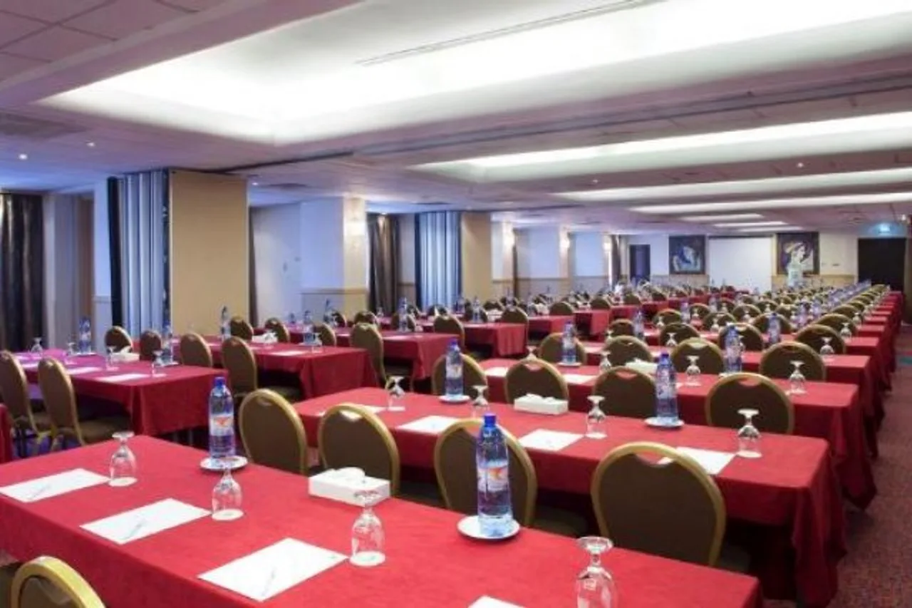 Holiday Inn Nicosia City Centre — ภาพห้องพักและบรรยากาศ
