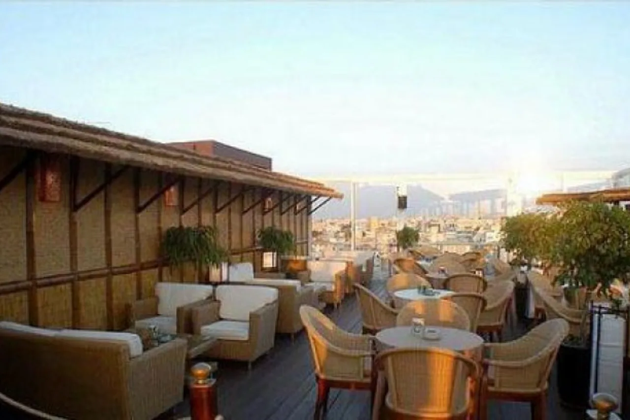 Holiday Inn Nicosia City Centre — ภาพห้องพักและบรรยากาศ
