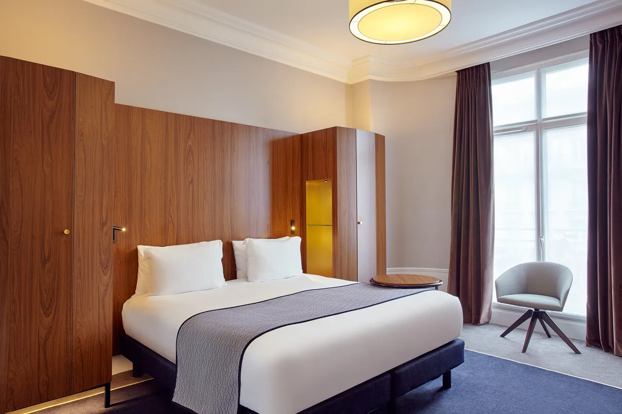 Holiday Inn Paris Gare de Lyon Bastille — rooms and atmosphere