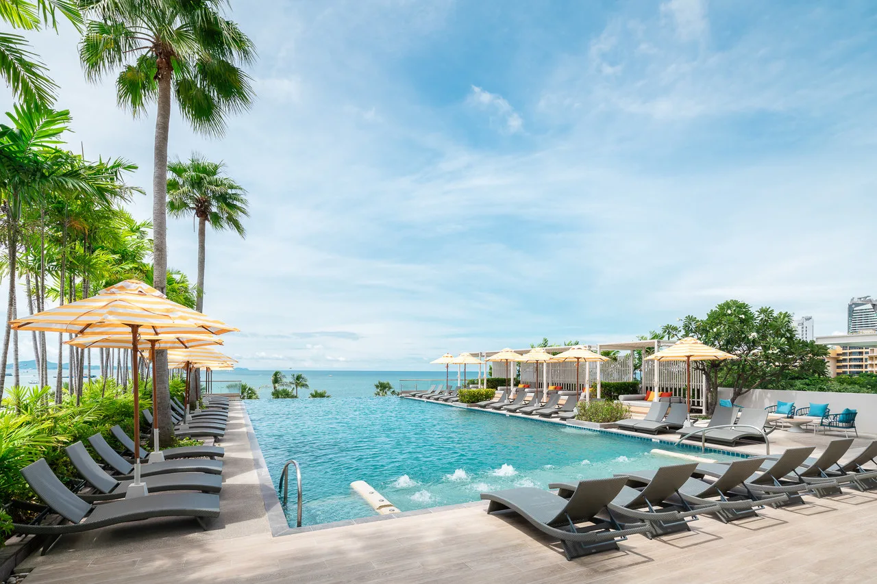 Holiday Inn Pattaya — rooms and atmosphere