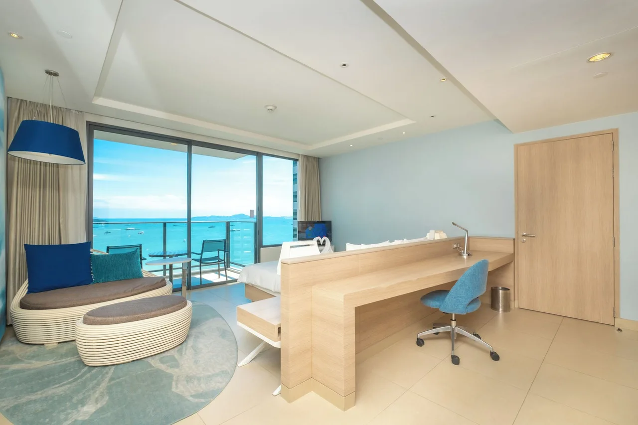 Holiday Inn Pattaya — rooms and atmosphere