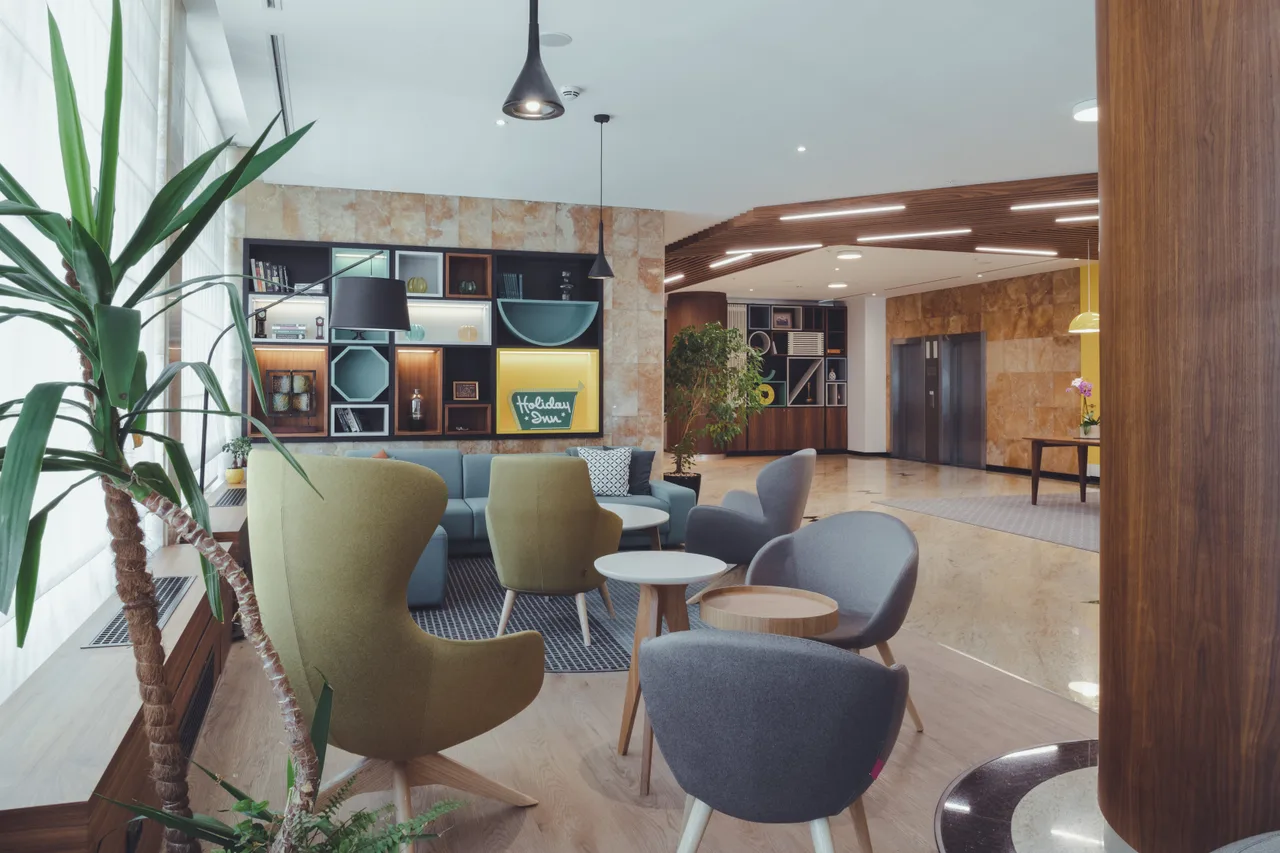 Holiday Inn Skopje — โรงแรมในสโกเปีย