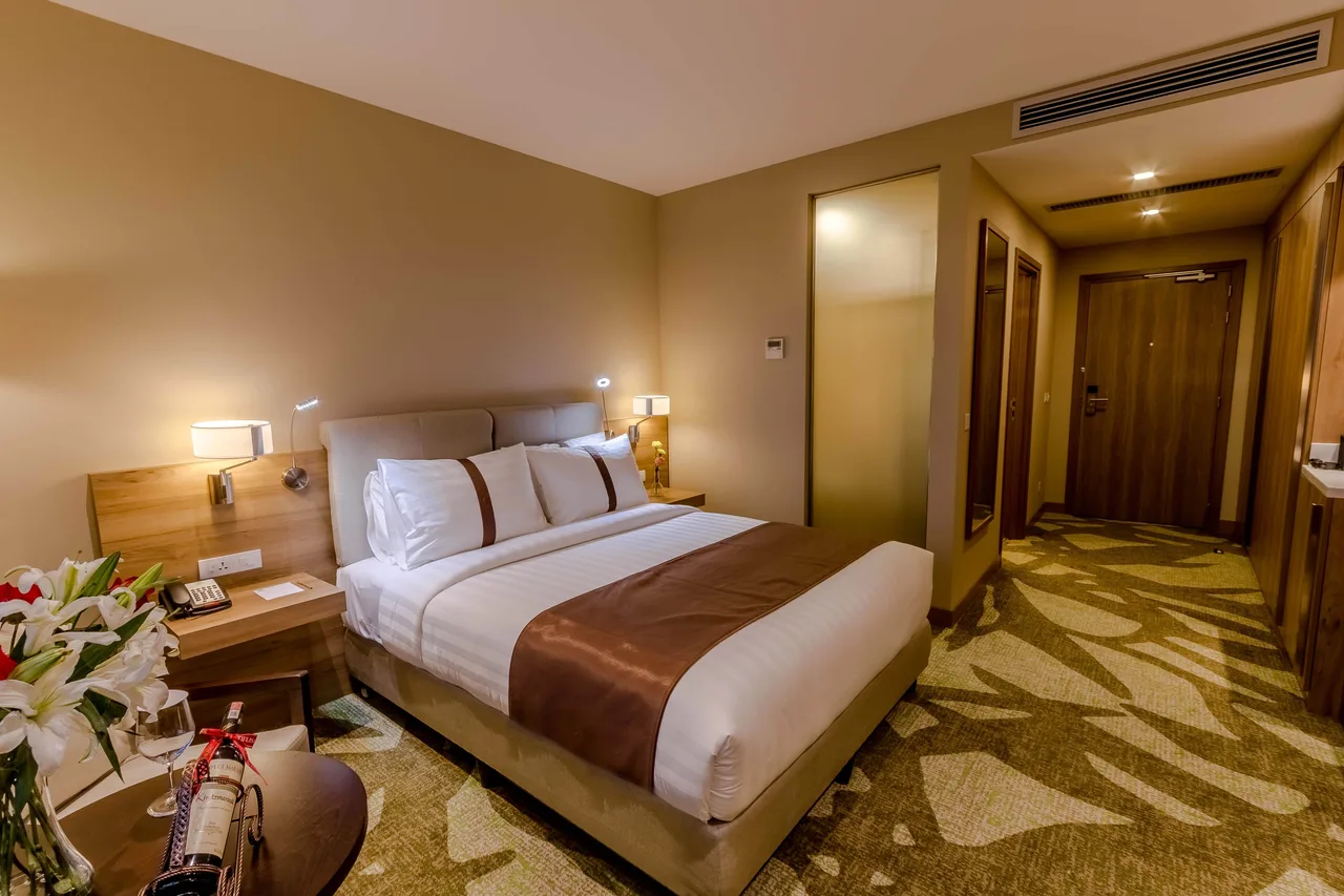 Holiday Inn Ulaanbaatar — rooms and atmosphere