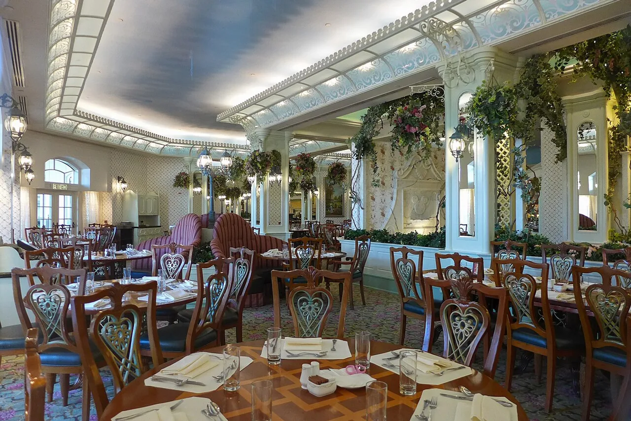 Enchanted Garden restaurant at Hong Kong Disneyland Hotel