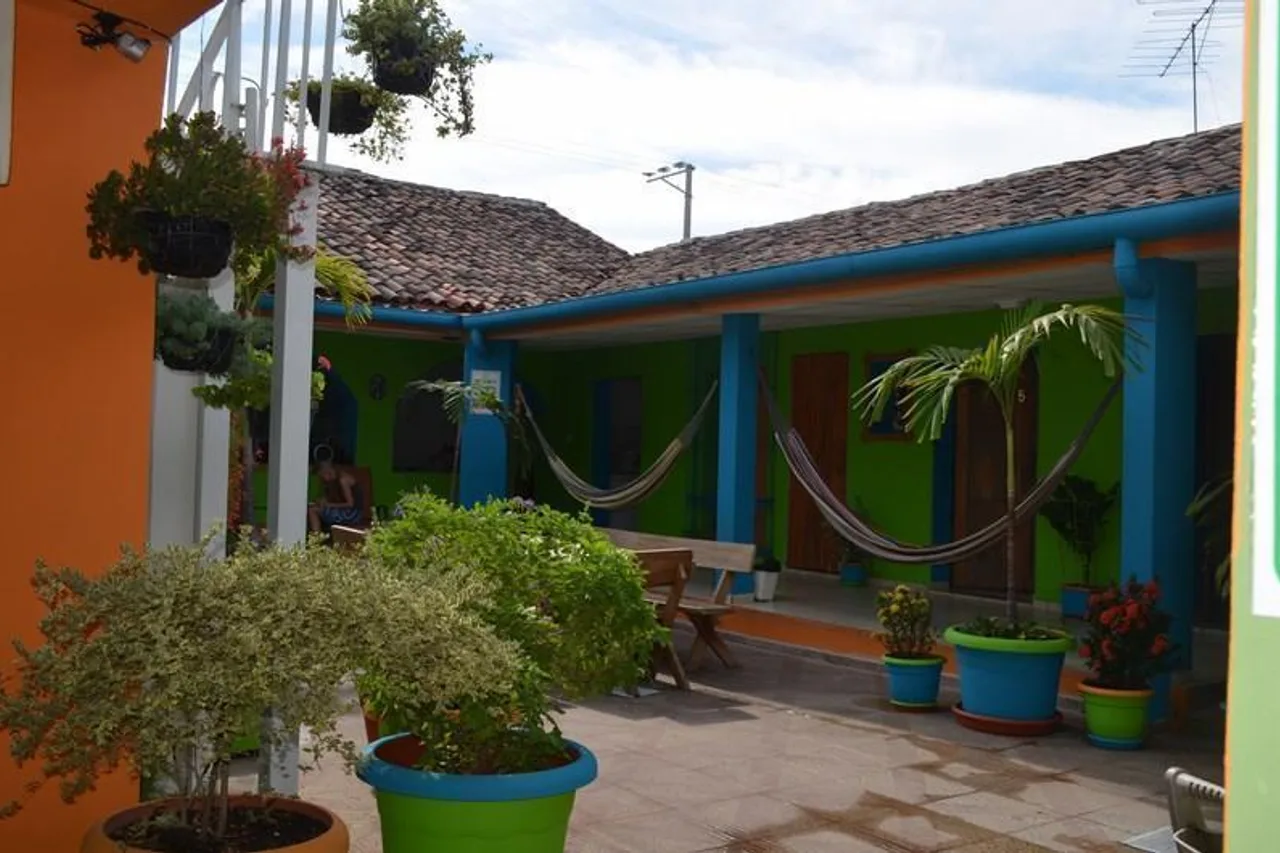 Hostal Casa Verde — ภาพห้องพักและบรรยากาศ