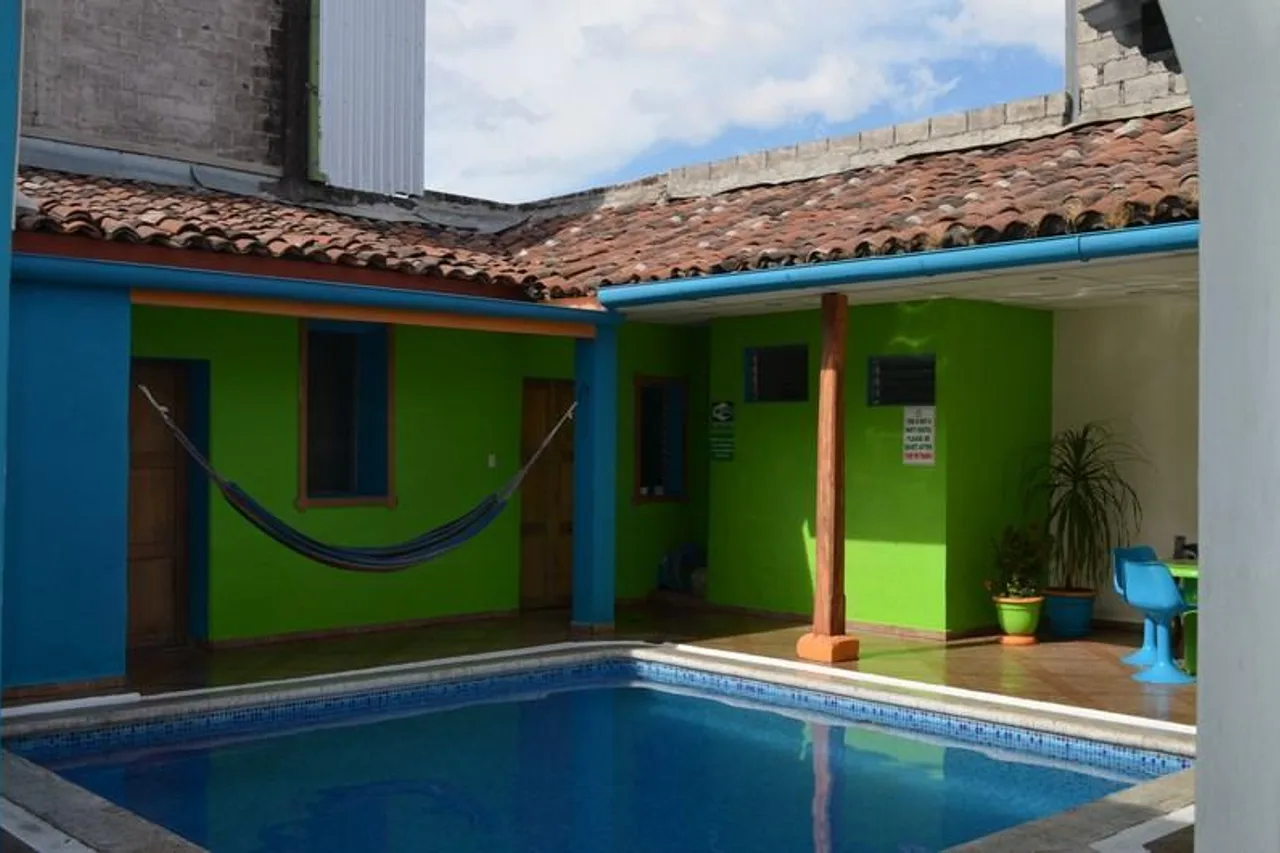 Hostal Casa Verde — ภาพห้องพักและบรรยากาศ