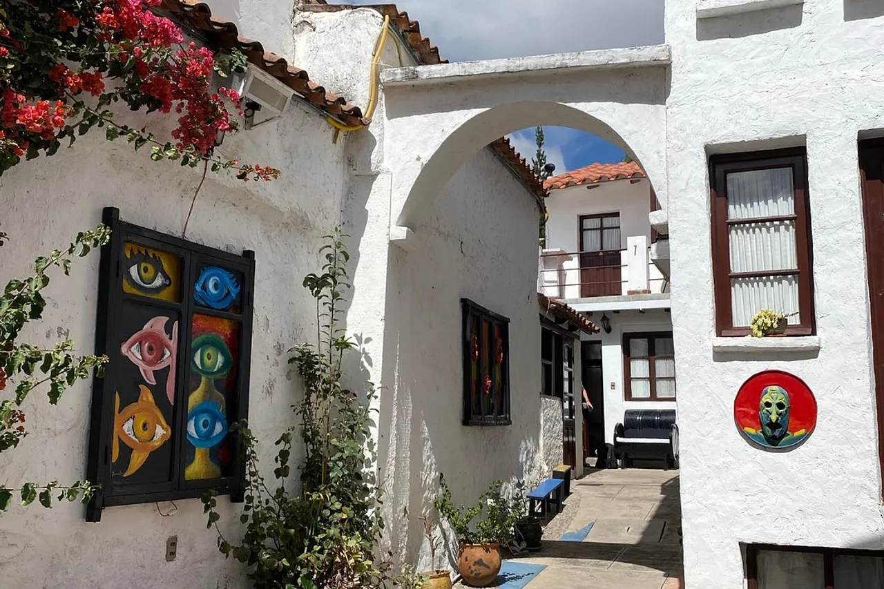 Hostal CasArte Takubamba — ภาพห้องพักและบรรยากาศ