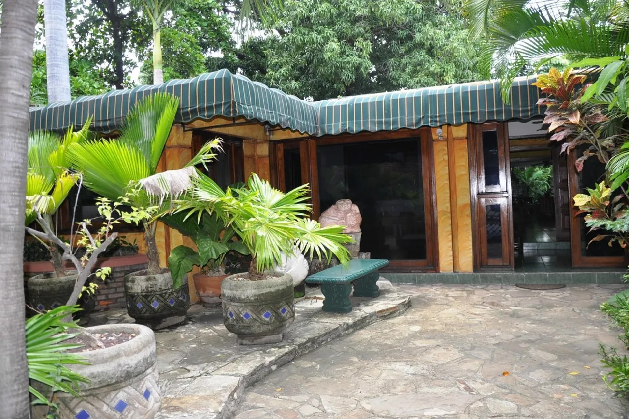 Hostal Real Bolonia — ภาพห้องพักและบรรยากาศ
