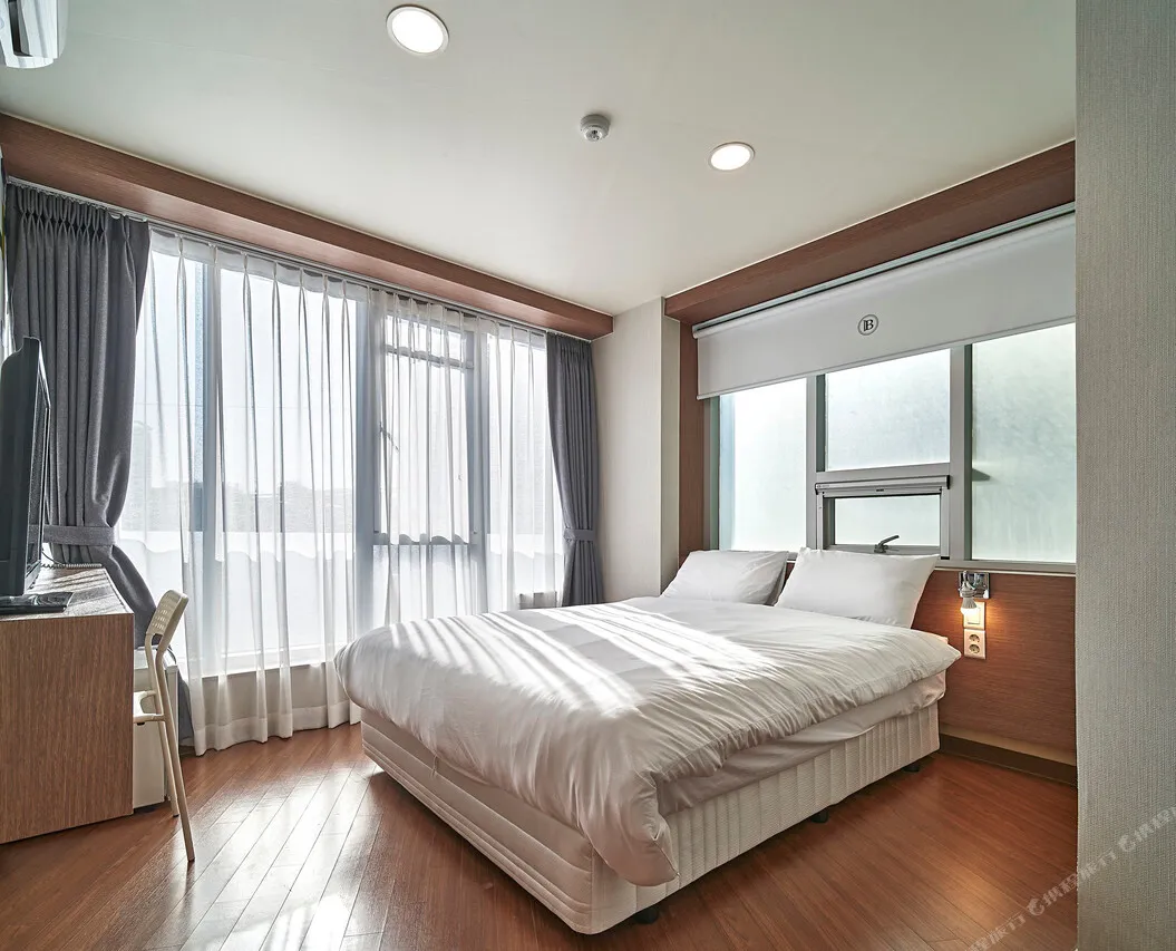 Hostel the Style in Hongdae — rooms and atmosphere