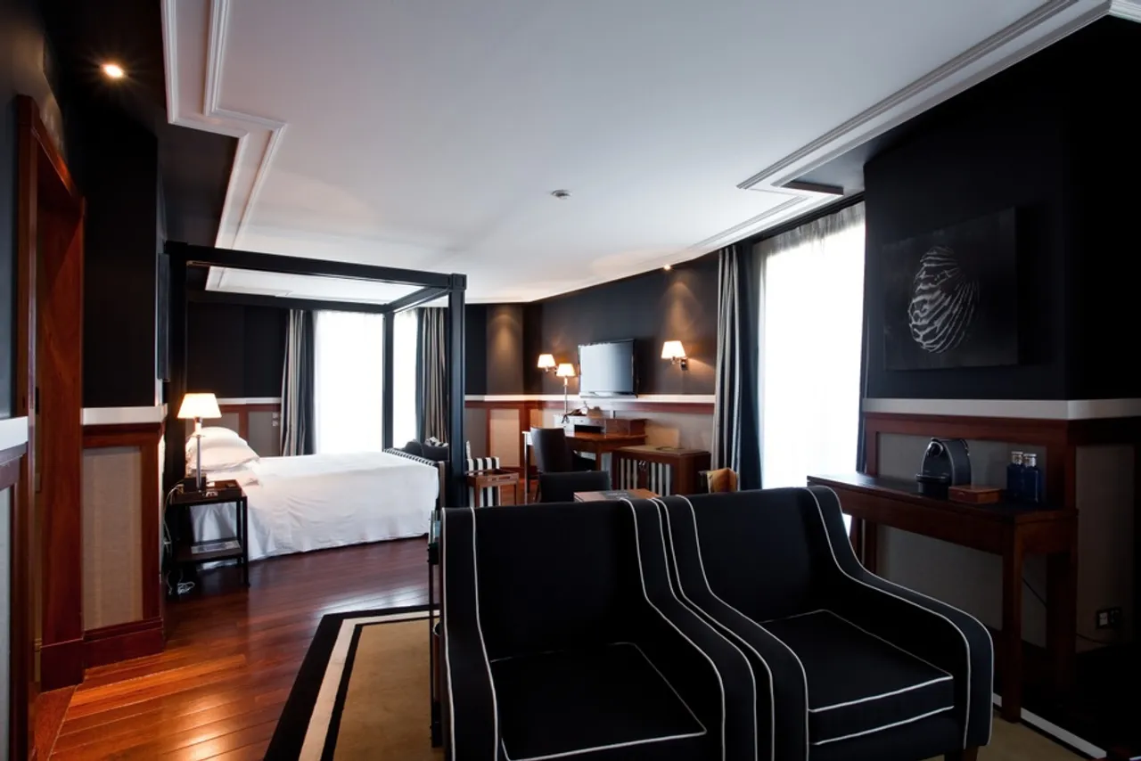 Hotel 1898 — rooms and atmosphere